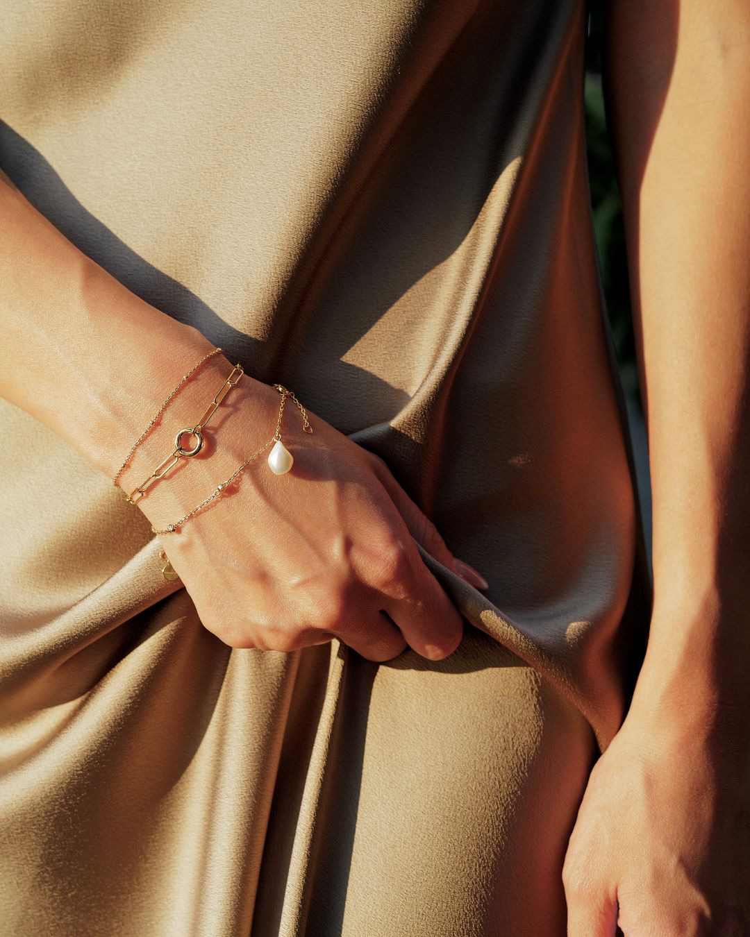 DOT PEARL DROP BRACELET