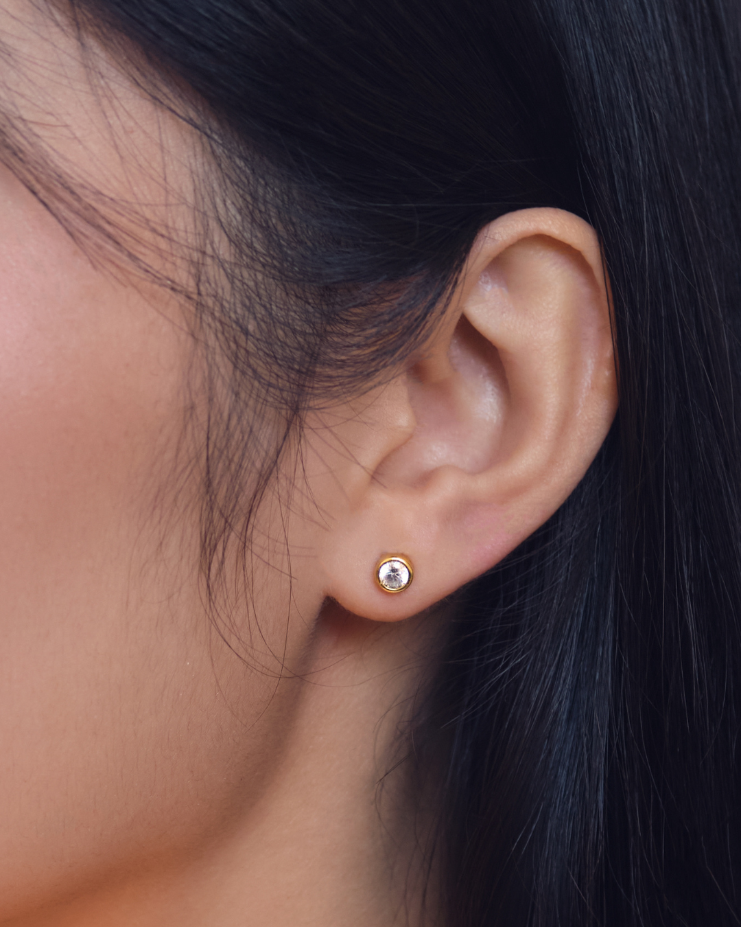 KHUYÊN TAI ĐINH TÁN PERLAMUSE FOCUS ĐÁ ĐƠN VÀNG VERMEIL 16K CAO CẤP