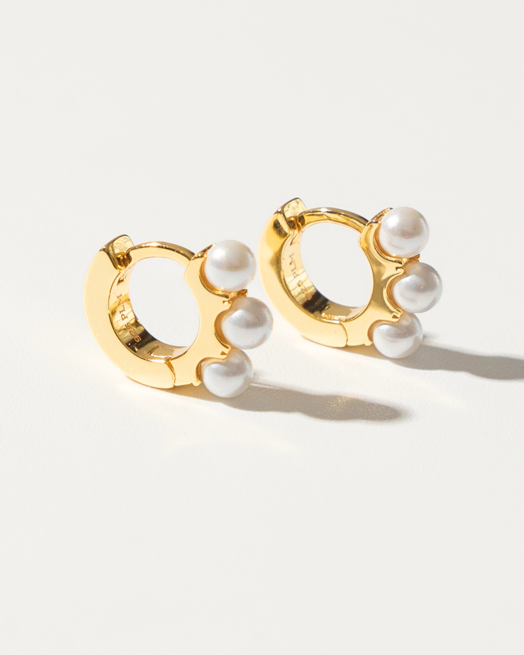 MIRA PEARL HOOPS