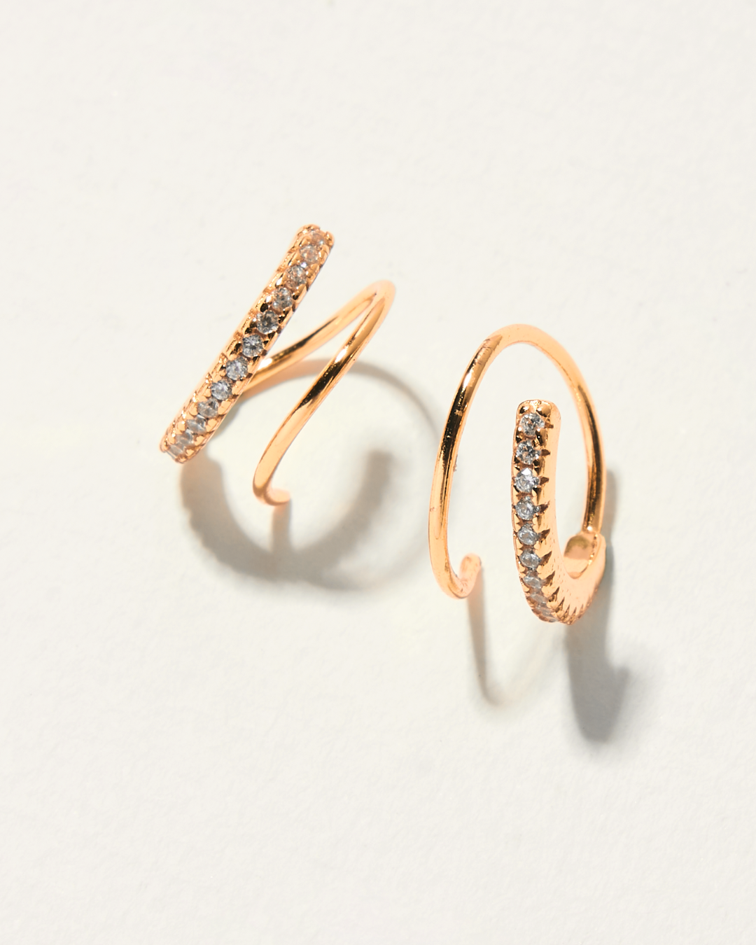 KHUYÊN TAI PERLAMUSE SPIRAL XOẮN ỐC VÀNG VERMEIL 16K ĐÍNH ĐÁ