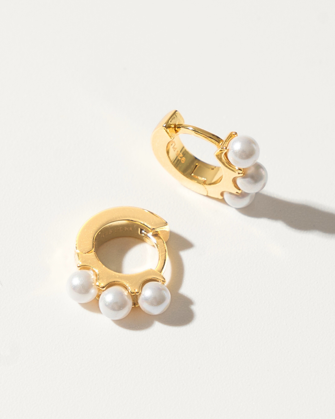 MIRA PEARL HOOPS