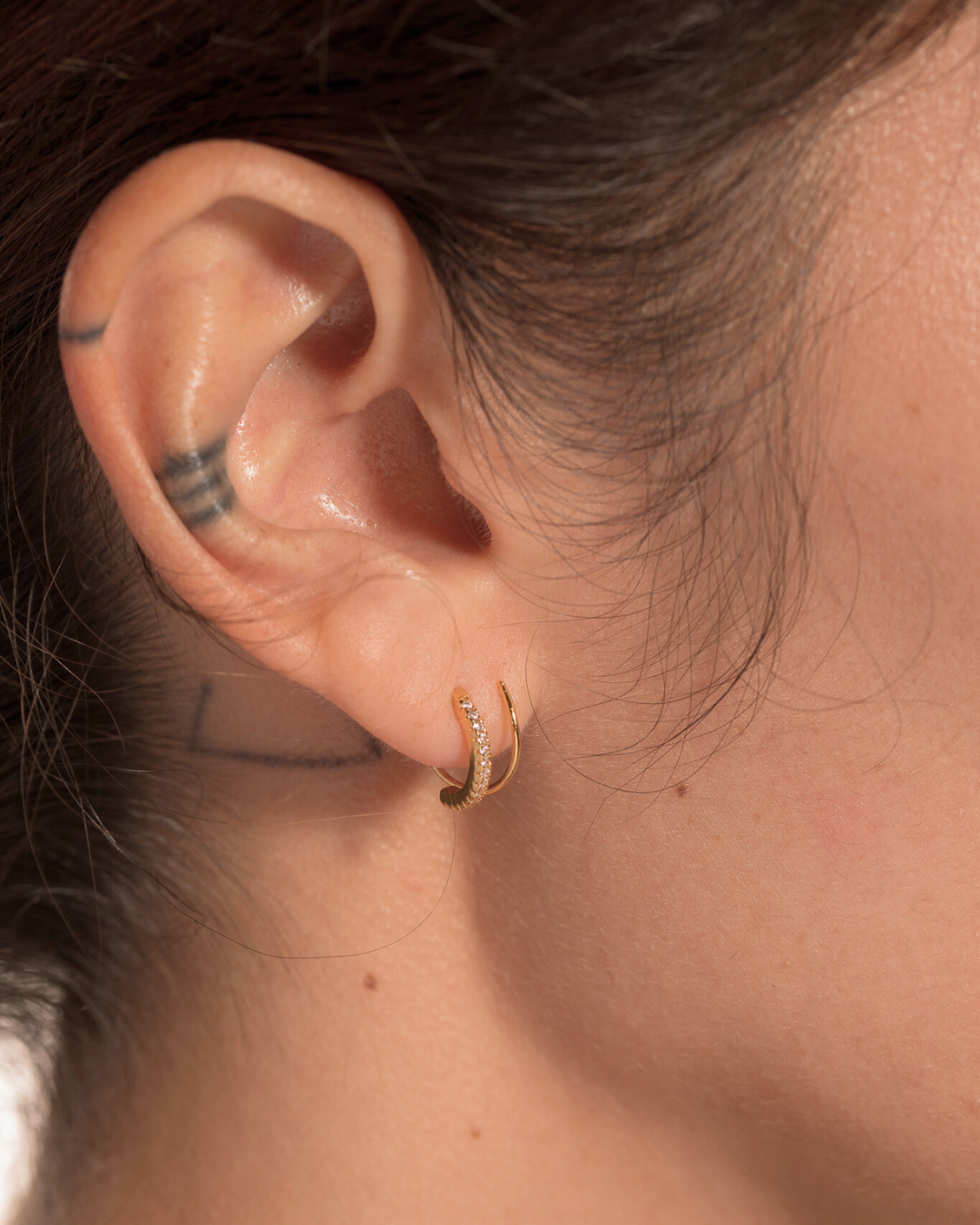 KHUYÊN TAI PERLAMUSE SPIRAL XOẮN ỐC VÀNG VERMEIL 16K ĐÍNH ĐÁ