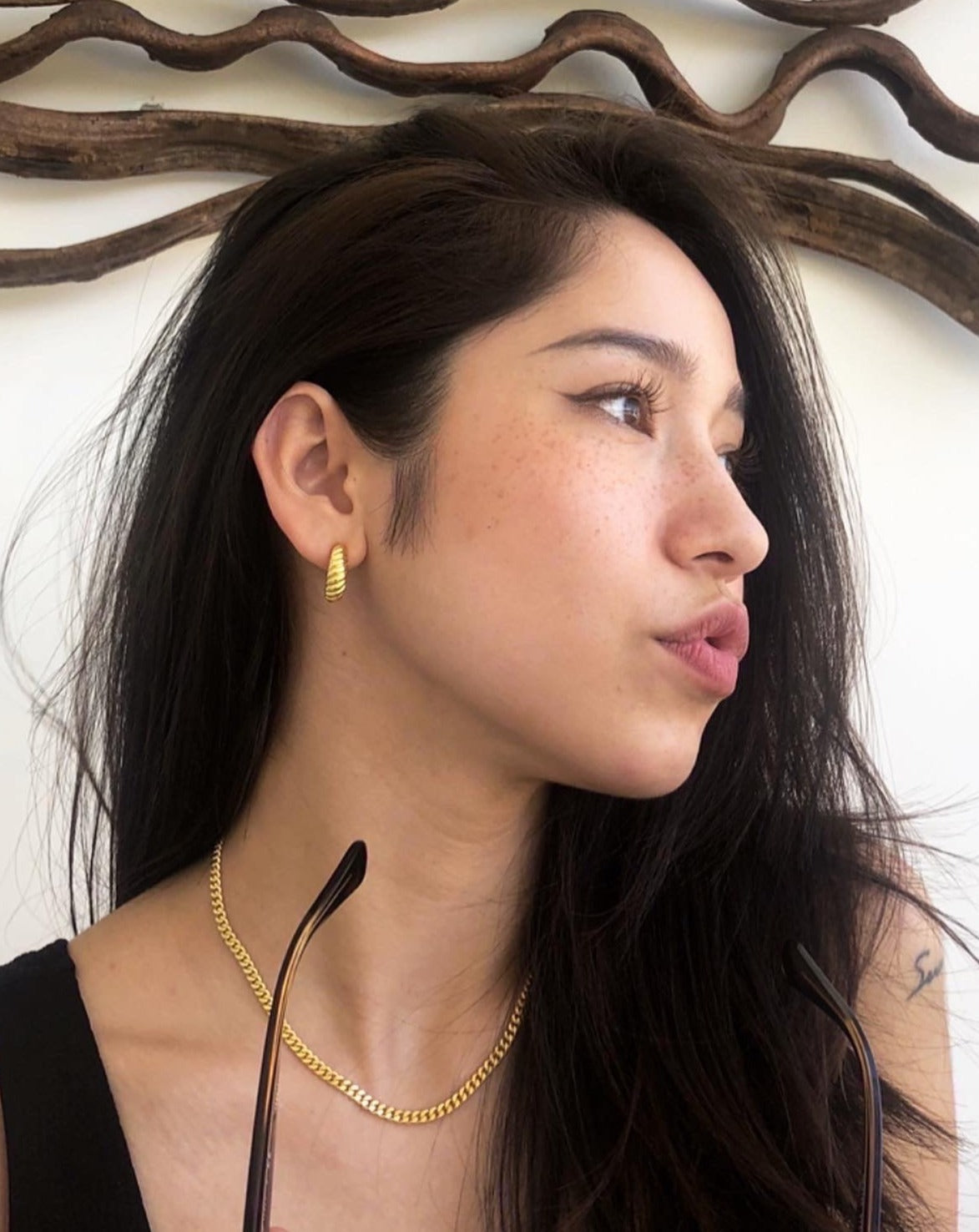KHUYÊN TAI PERLAMUSE VÀNG VERMEIL 16K CROISSANT HOOP XOẮN