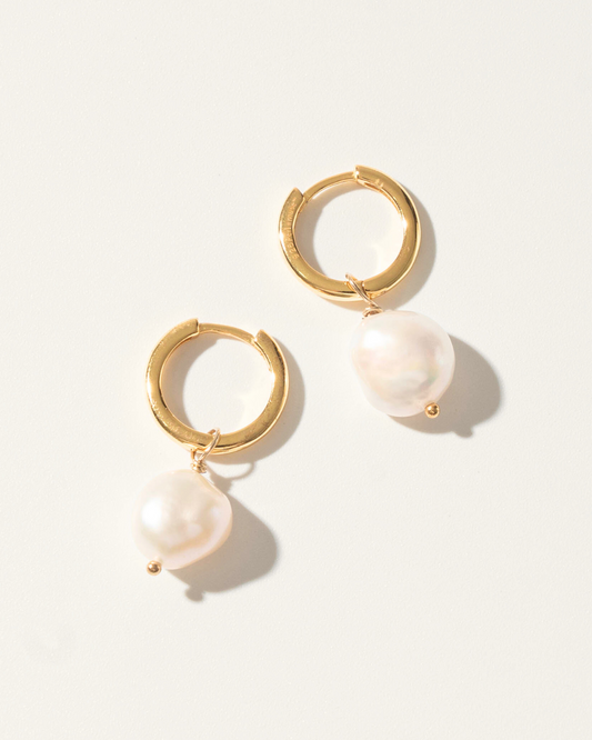TIMELESS PEARL DROP EARRINGS