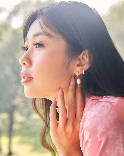 TIMELESS PEARL DROP EARRINGS