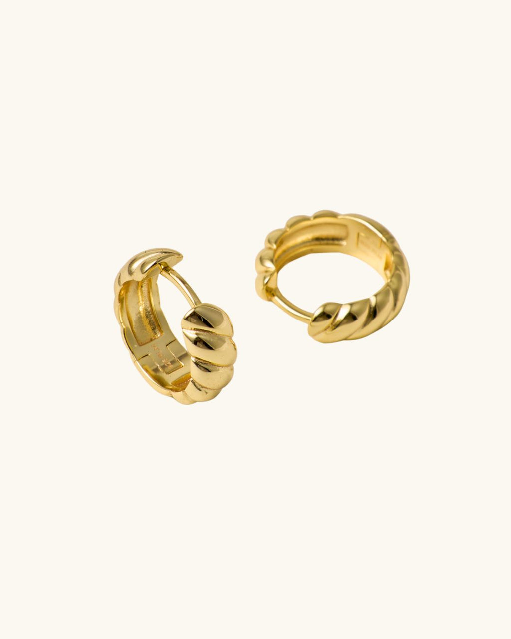 KHUYÊN TAI TRÒN MEDIUM CROISSANT 15MM VÂN XOẮN VÀNG VERMEIL 16K CAO CẤP