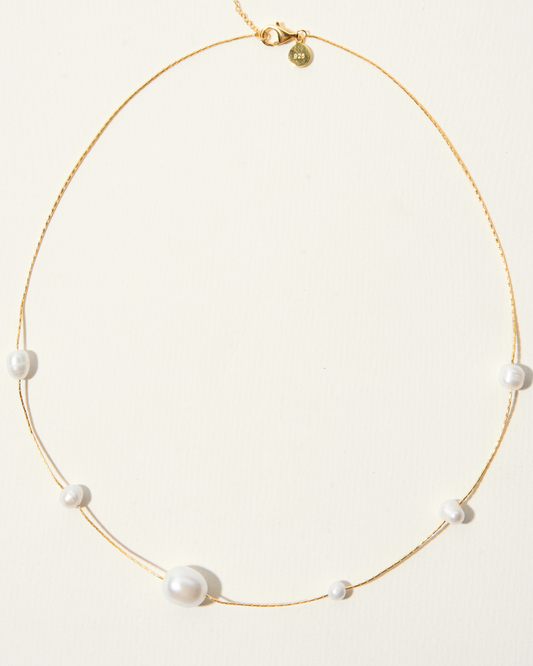 DAINTY PEARL NECKLACE