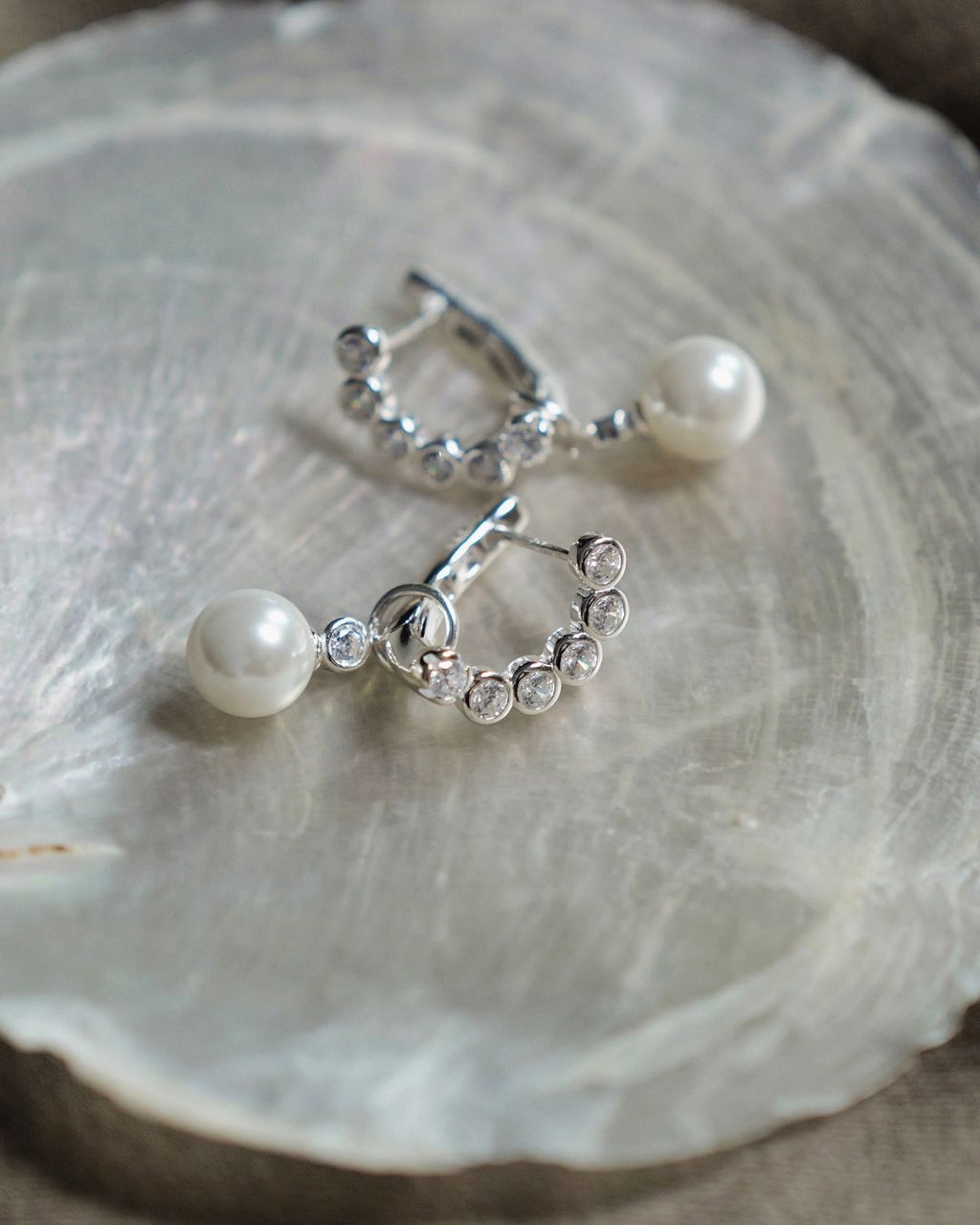 BEZEL PEARL DROP EARRINGS