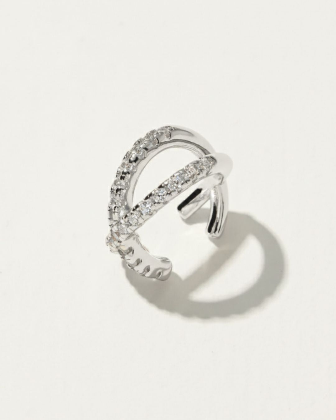 KHUYÊN KẸP VÀNH TAI PERLAMUSE ĐÍNH ĐÁ