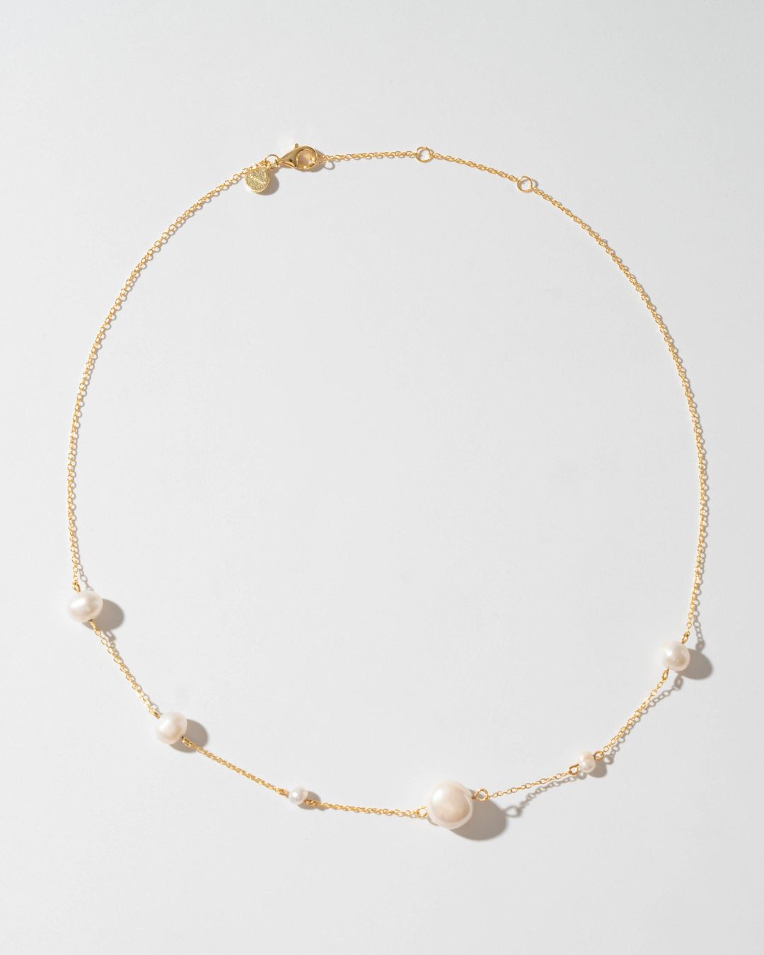 DAINTY PEARL NECKLACE