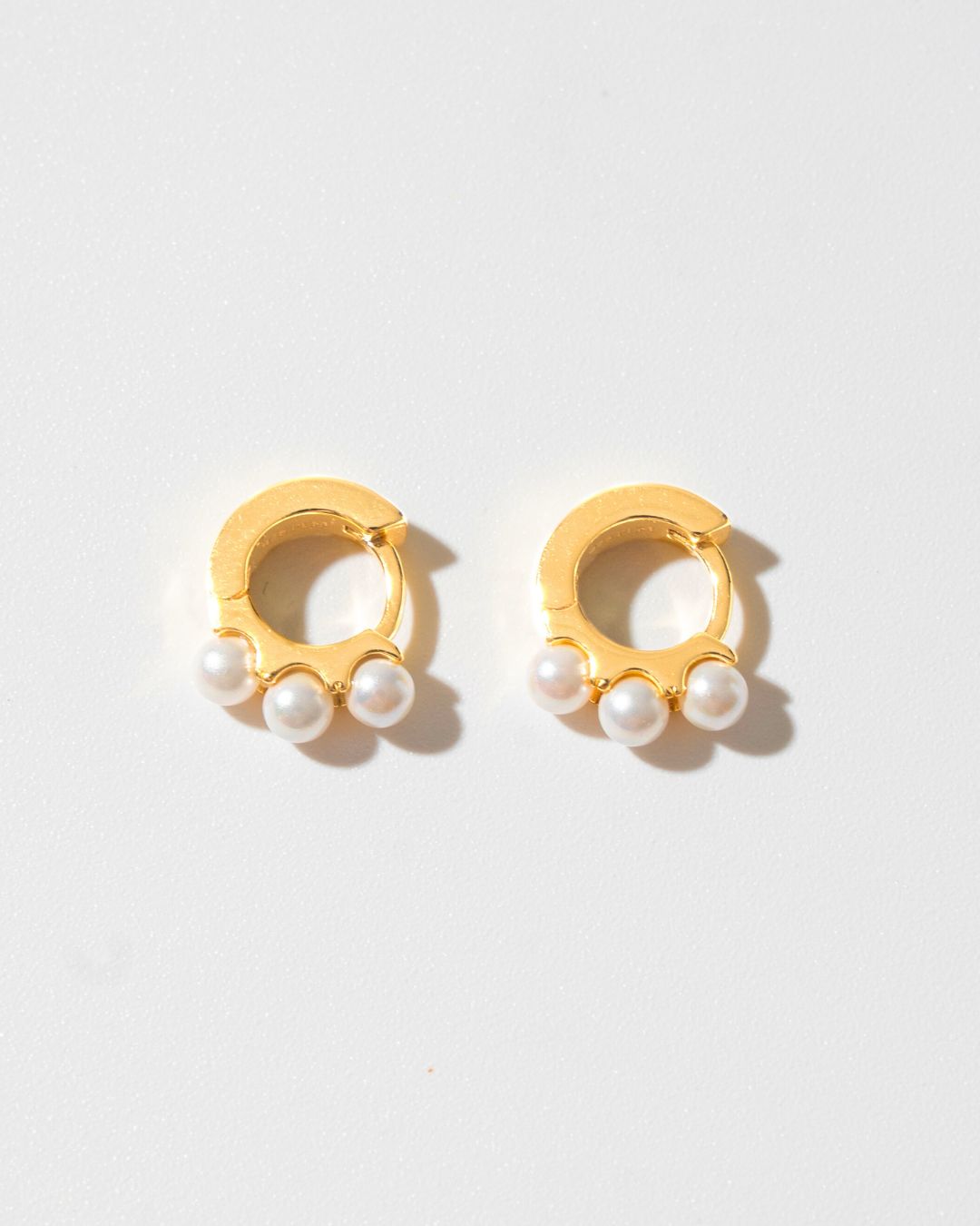 MIRA PEARL HOOPS 