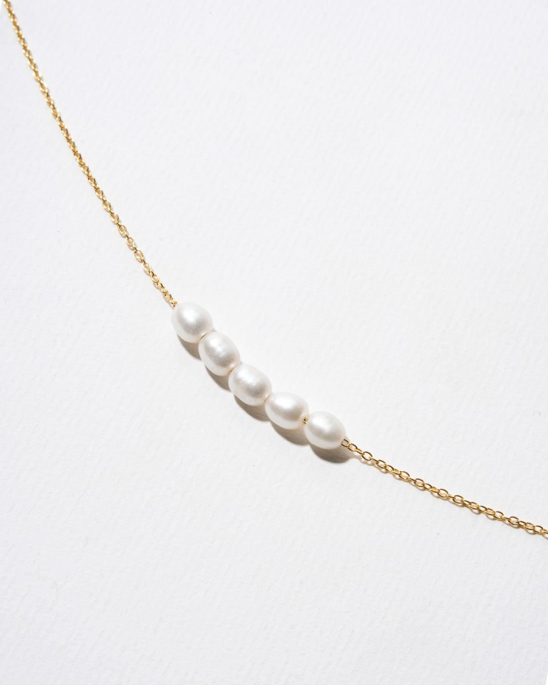 EMI MINI PEARL NECKLACE