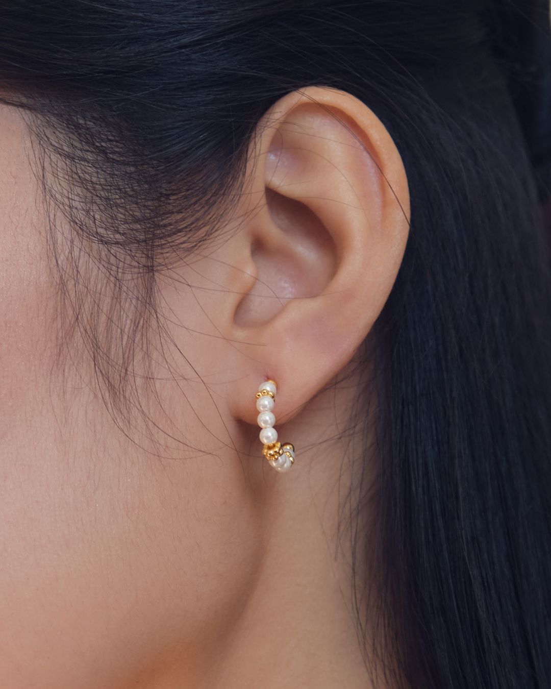KHUYÊN TAI PERLAMUSE VÀNG VERMEIL 16K CATHY NGỌC TRAI MINI TỰ NHIÊN NƯỚC NGỌT