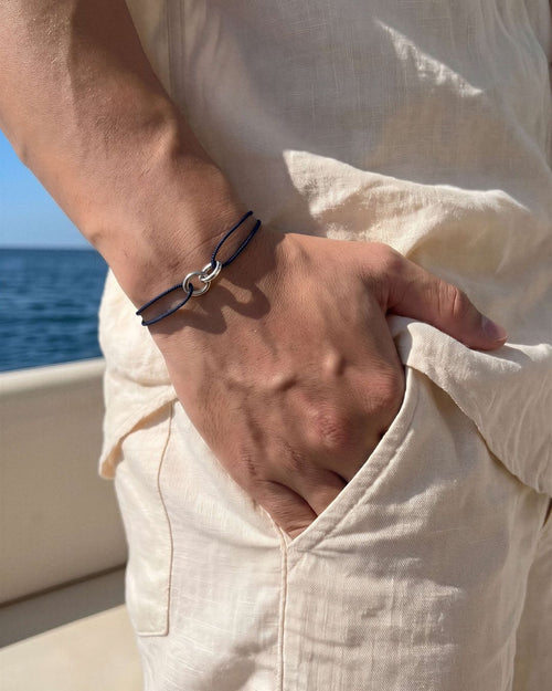 ADJUSTABLE NAVY STRING BRACELET