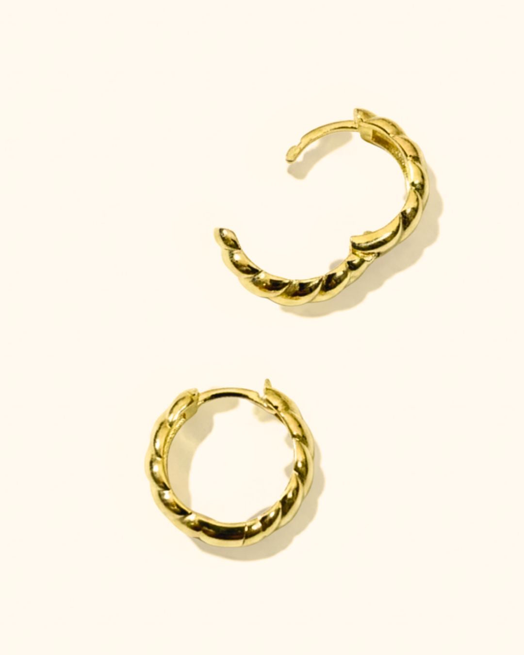 MEDIUM CROISSANT HOOPS