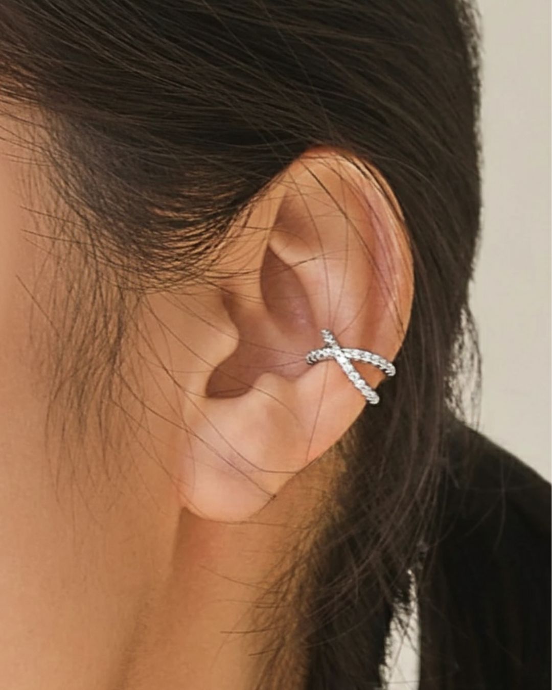 SILVER DIAMOND X EAR CUFF