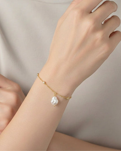 CELESTE PEARL DROP BRACELET
