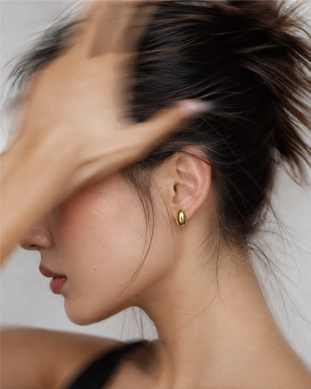 WATER DROP STUD EARRINGS