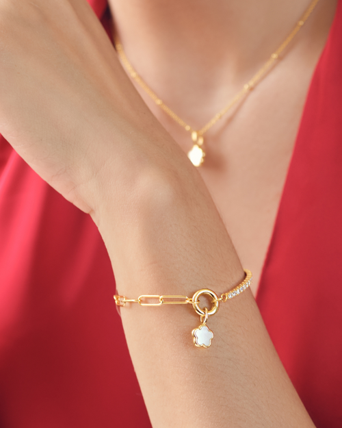 AURA PEARL CHARM