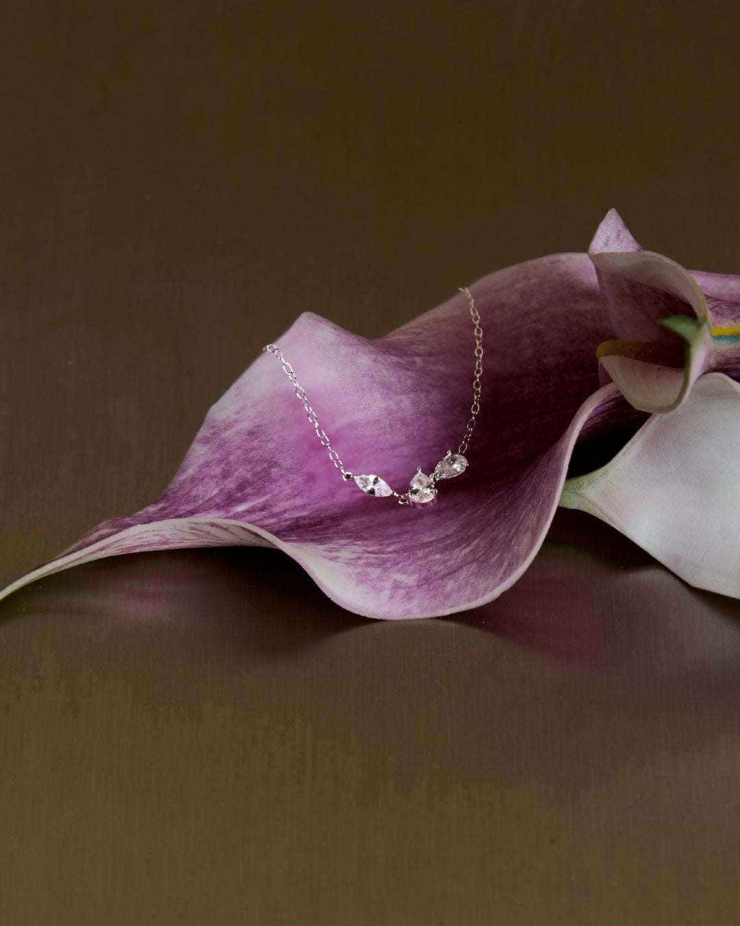 DÂY CHUYỀN PERLAMUSE BẠC STERLING TRIO 3 VIÊN ĐÁ CAO CẤP