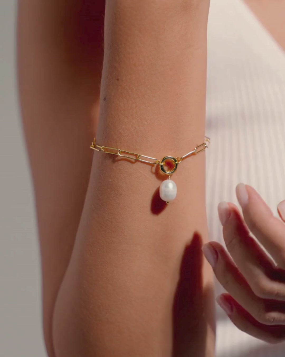 VÒNG TAY PERLAMUSE VÀNG VERMEIL 16K KẸP GIẤY CÓ KHÓA THÊM CHARM LINH HOẠT 
